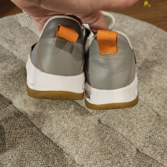 Men's 9.5 Colombia shoes - Picture 3 of 5